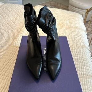 Gorgeous black short boots